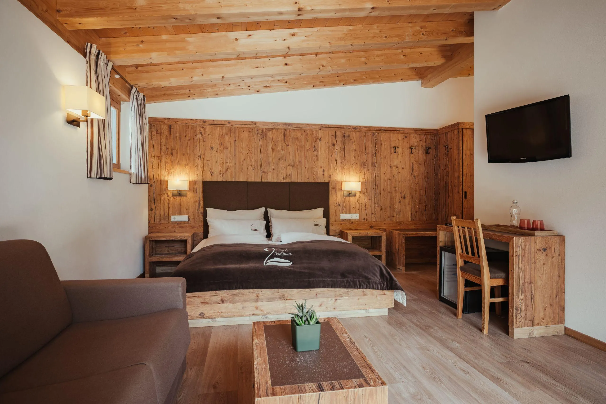 Lake superior room 1