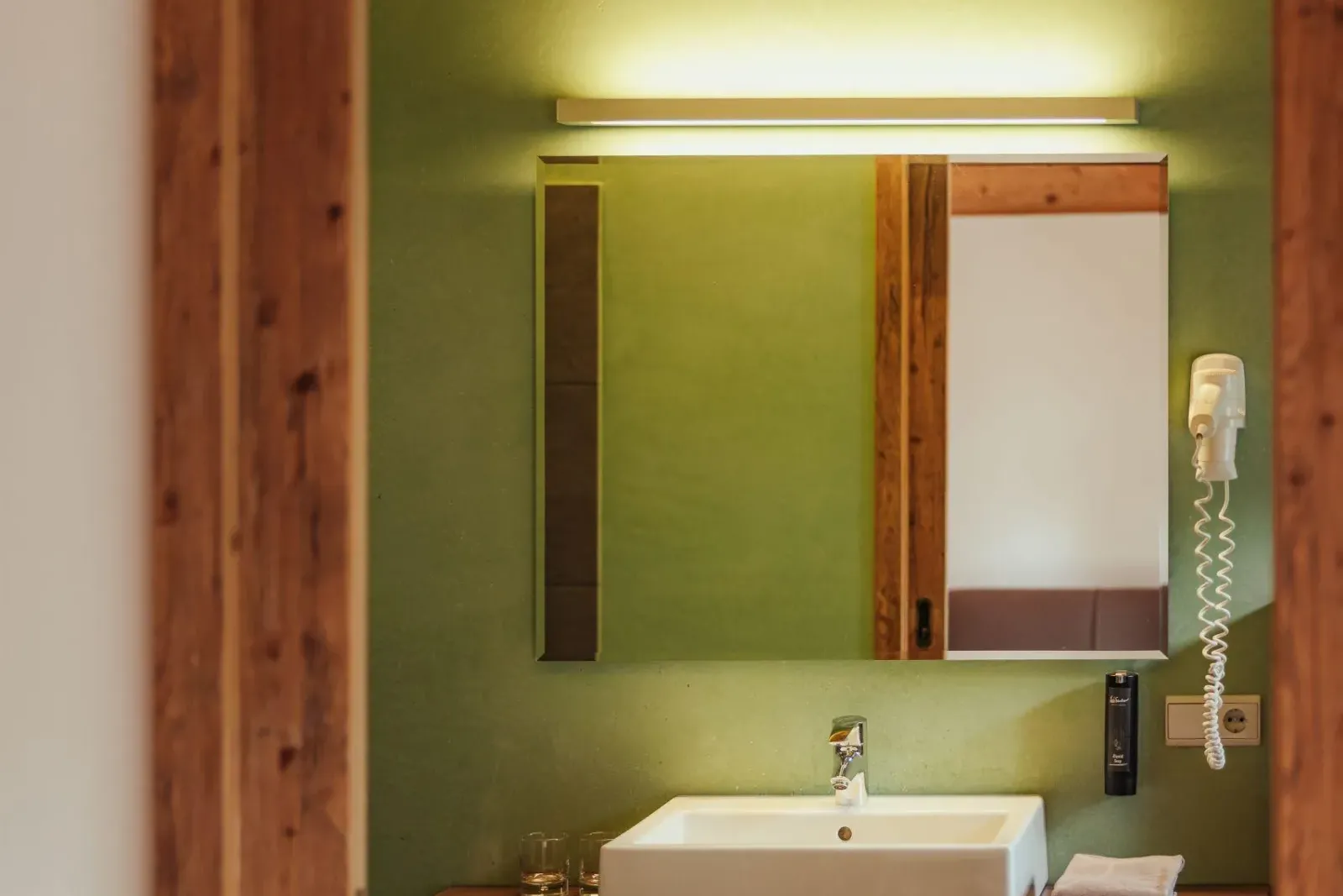 Lake superior room 4